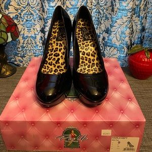 Pinup Couture Black Patent Harlow-01 Heels size 9